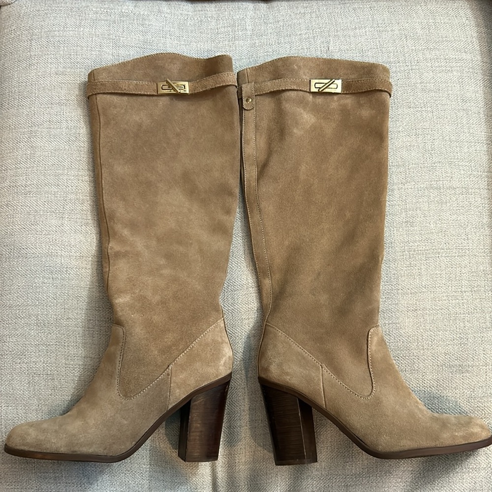 Boots - Picture 12 of 13